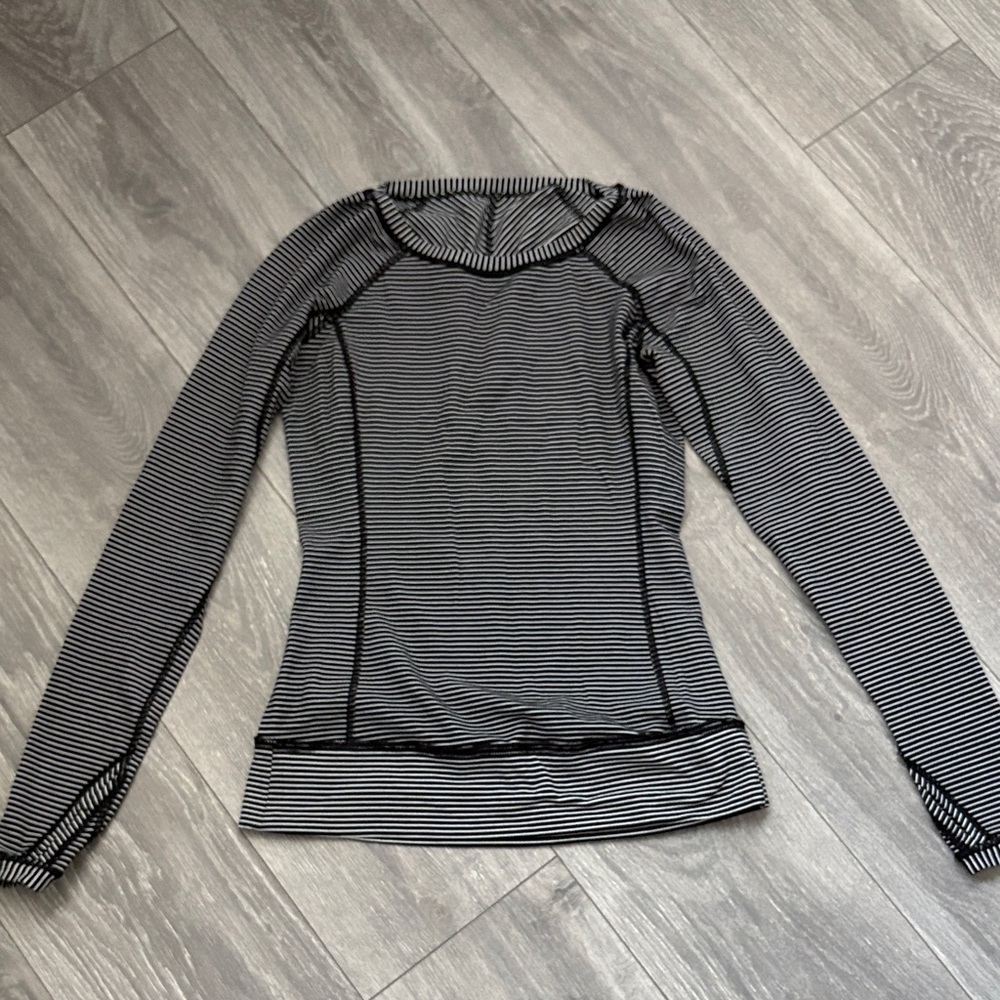 Lululemon Striped Black and White Women's Long Sleeve Top 6